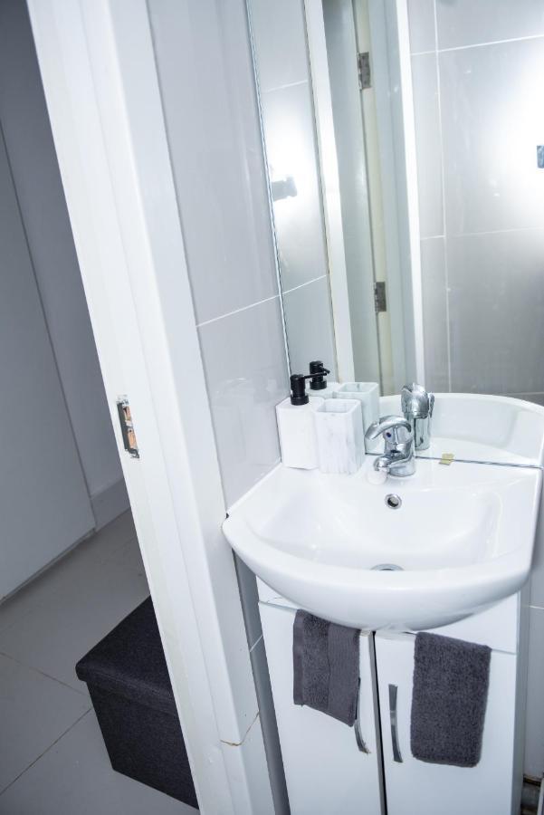 1B Apartment, 30 Mins To Oxford Street London Exteriör bild